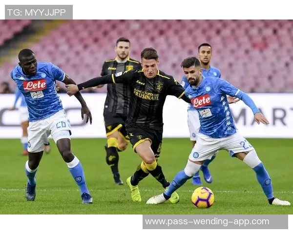 现役足球后卫排行榜前十名解析及其在球队中的重要性探讨